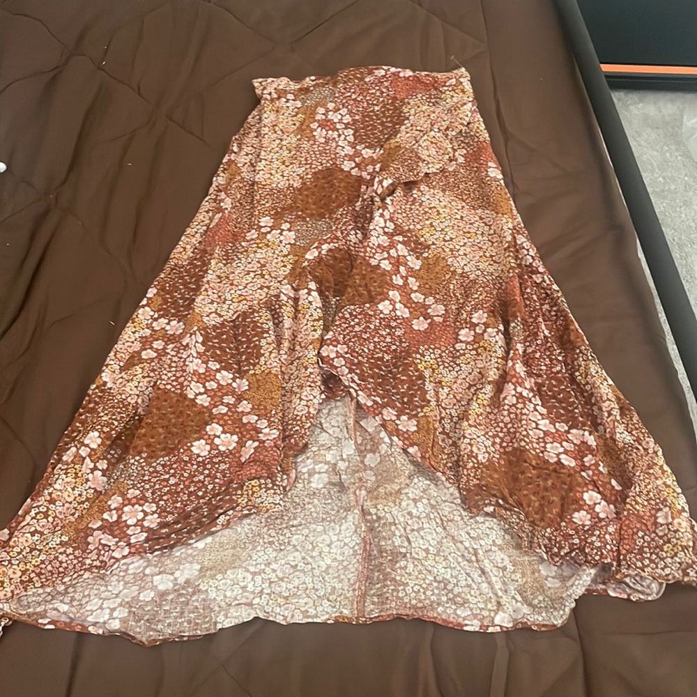 Short in the front long in the back women’s Sonoma skirt
